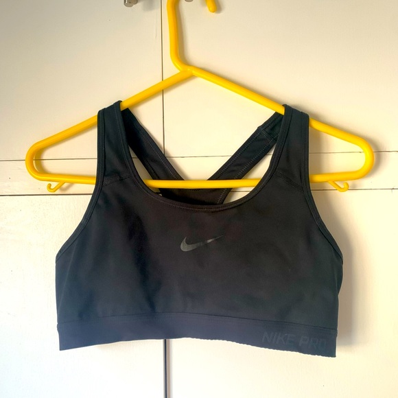 Nike Dri-Fit sports bra - Picture 1 of 5